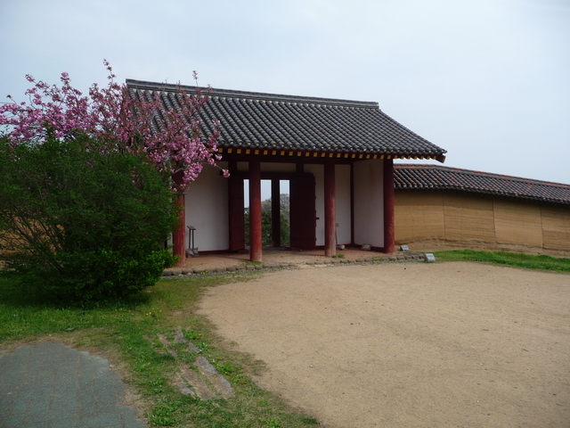 復元された秋田城の門