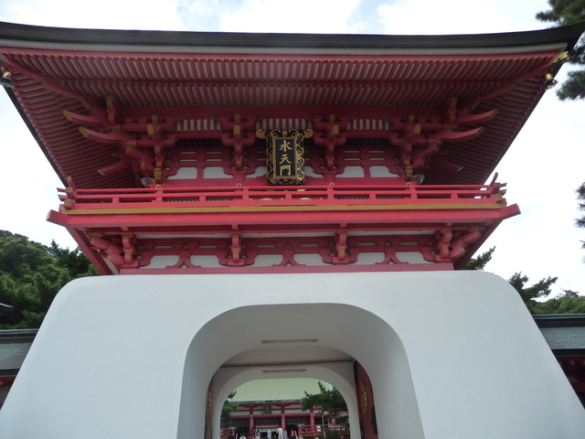 竜宮城への入口？　赤間神社の水天門